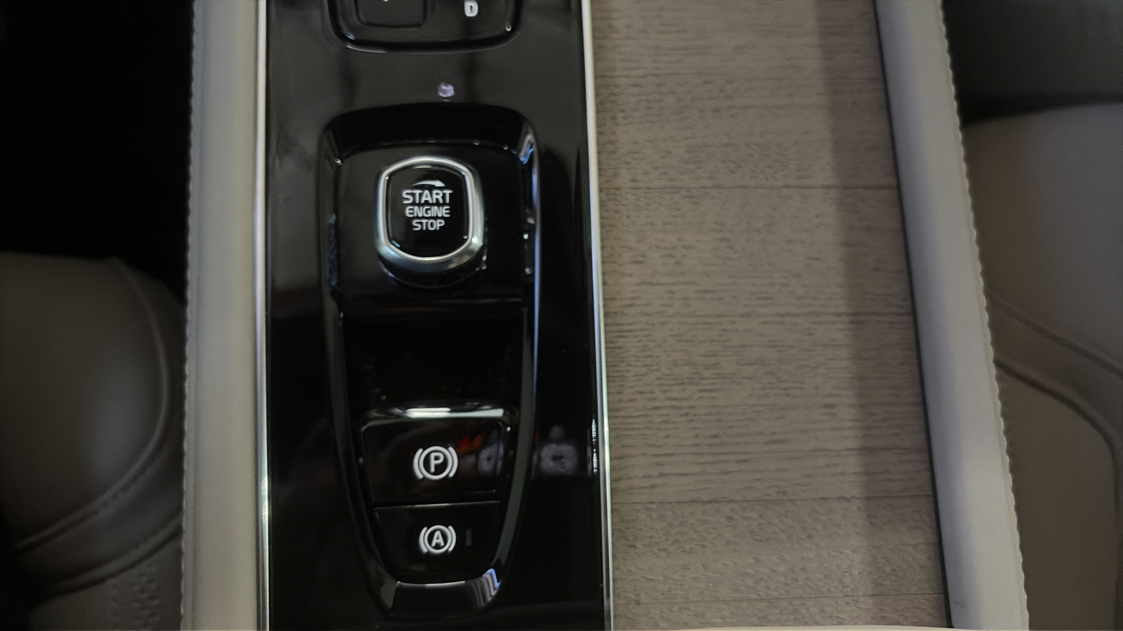 Used 2026 Volvo XC90 B6 Plus w/ Protection Package Premier AWD/4WD image 22