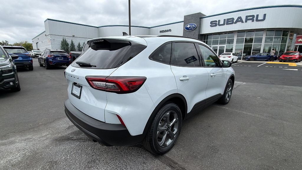 Used 2025 Ford Escape ST-Line FWD image 4