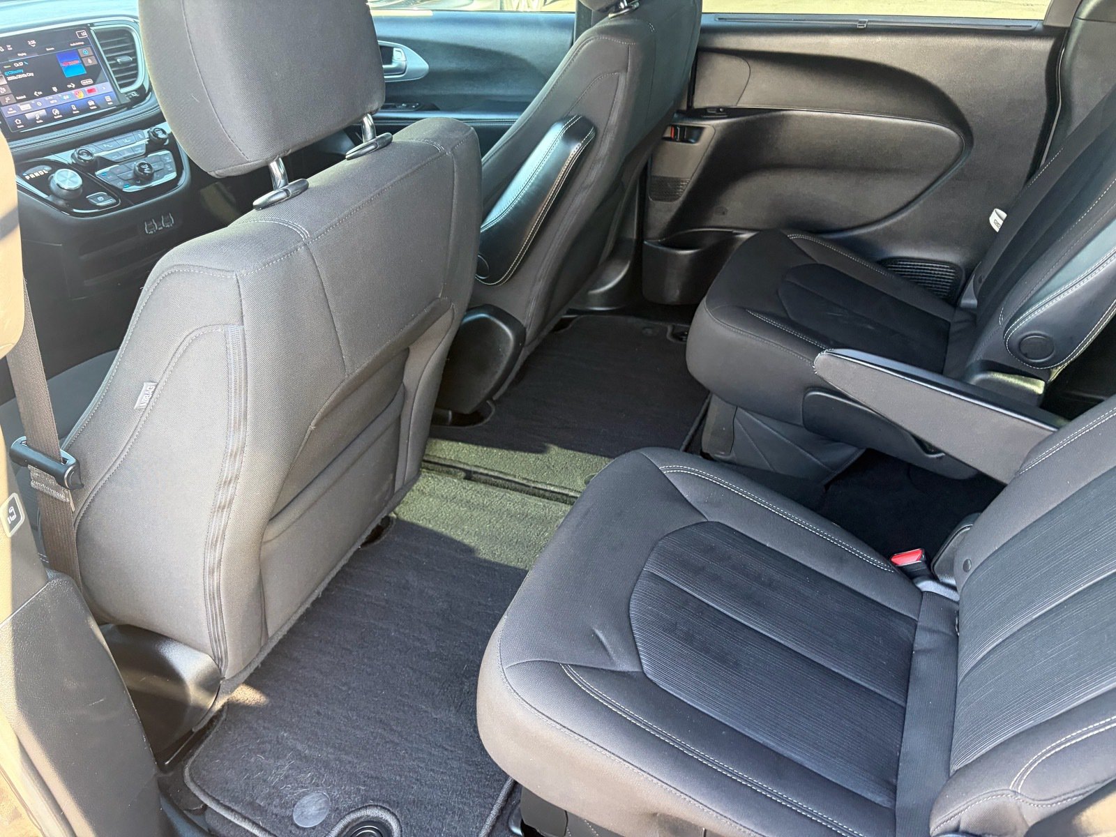 Used 2021 Chrysler Pacifica Touring w/ S Appearance Package FWD image 28