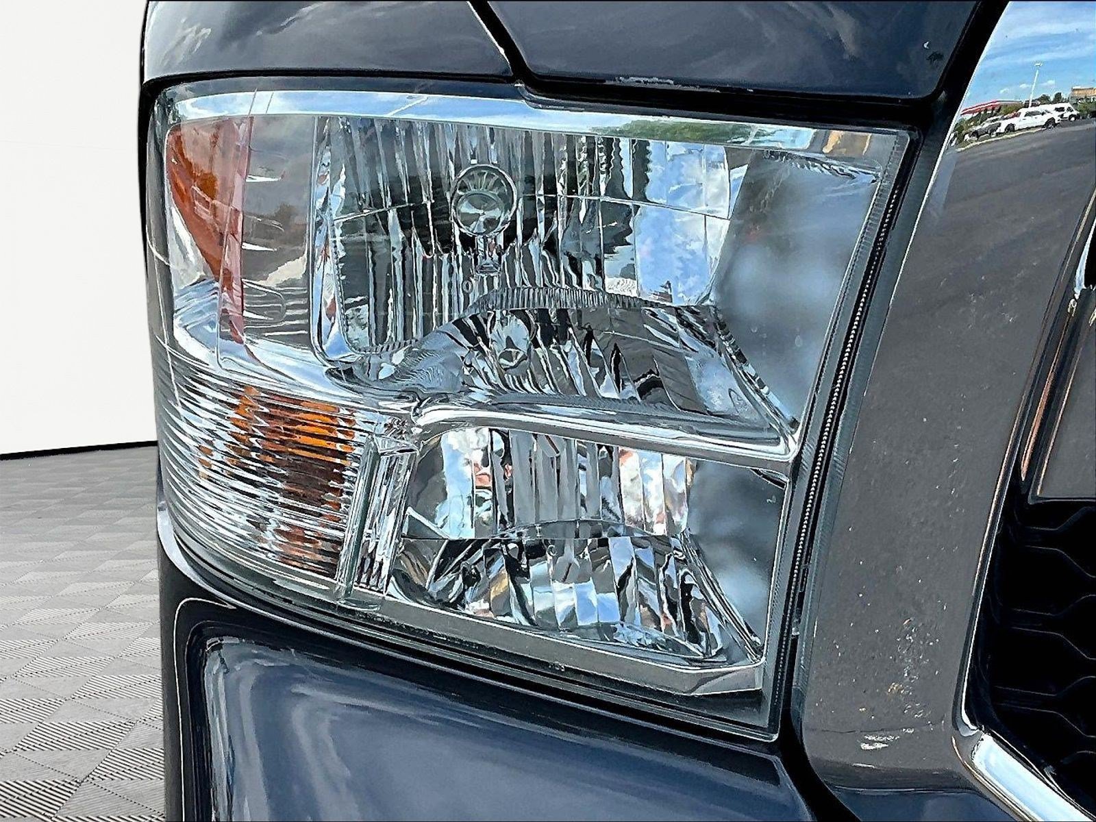 Used 2020 RAM 1500 Classic SLT AWD/4WD image 29