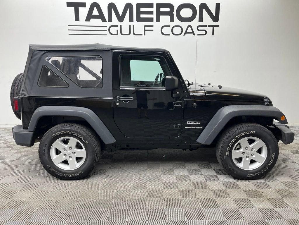 Used 2018 Jeep Wrangler Sport AWD/4WD image 4