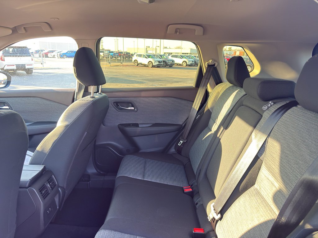 Certified 2023 Nissan Rogue SV image 32