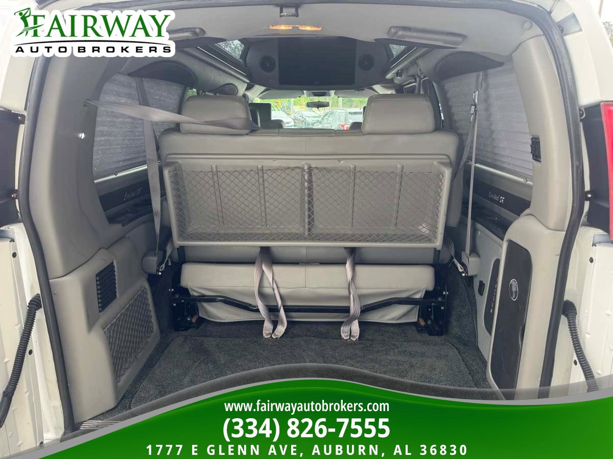 Used 2017 GMC Savana 2500 RWD image 29