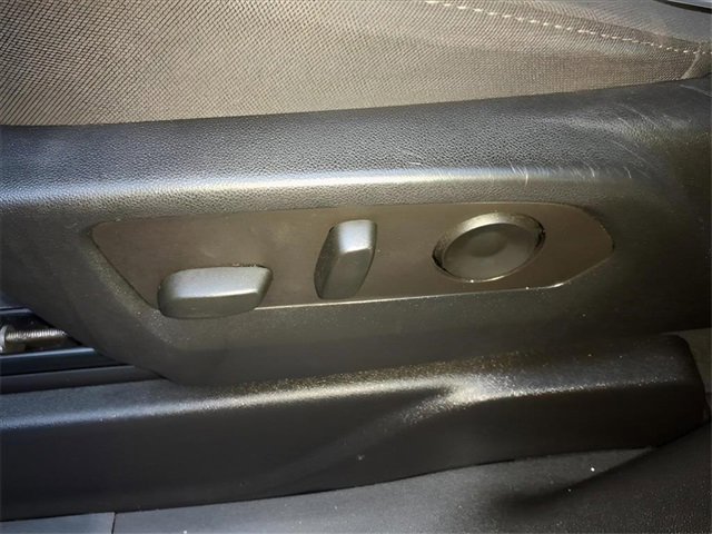 Used 2022 GMC Yukon XL SLE w/ Gmc Pro Safety Plus Package image 12