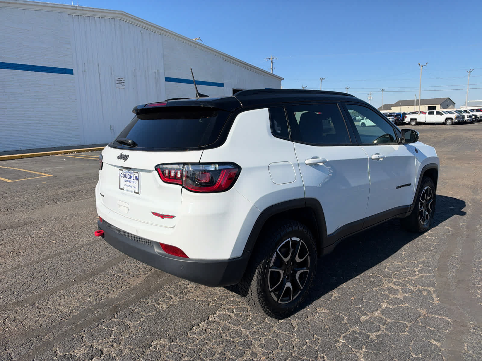 Used 2025 Jeep Compass Trailhawk AWD/4WD image 5