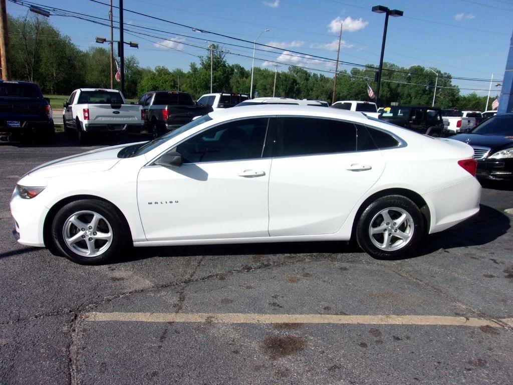 Used 2017 Chevrolet Malibu LS FWD image 3