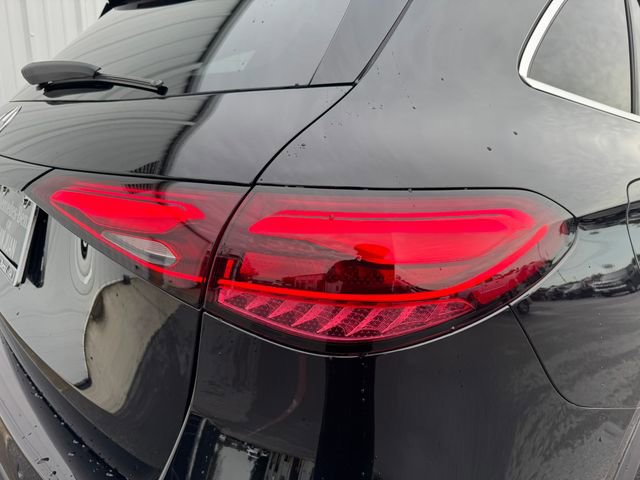 Used 2025 Mercedes-Benz GLC 300 image 30