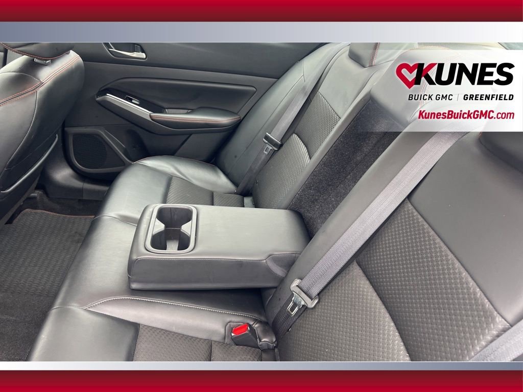 Used 2024 Nissan Altima 2.5 SR FWD image 36