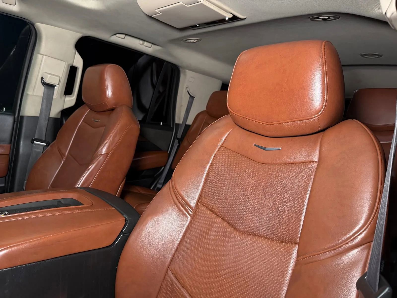 Used 2015 Cadillac Escalade Premium AWD/4WD image 32