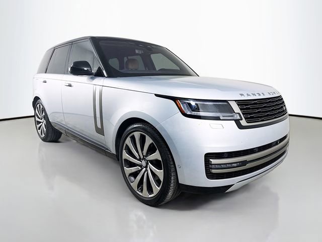 Certified 2023 Land Rover Range Rover SE image 3
