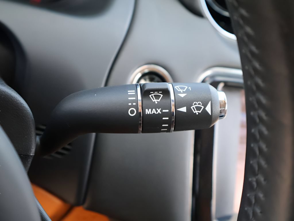 Used 2011 Jaguar XJ L RWD image 32