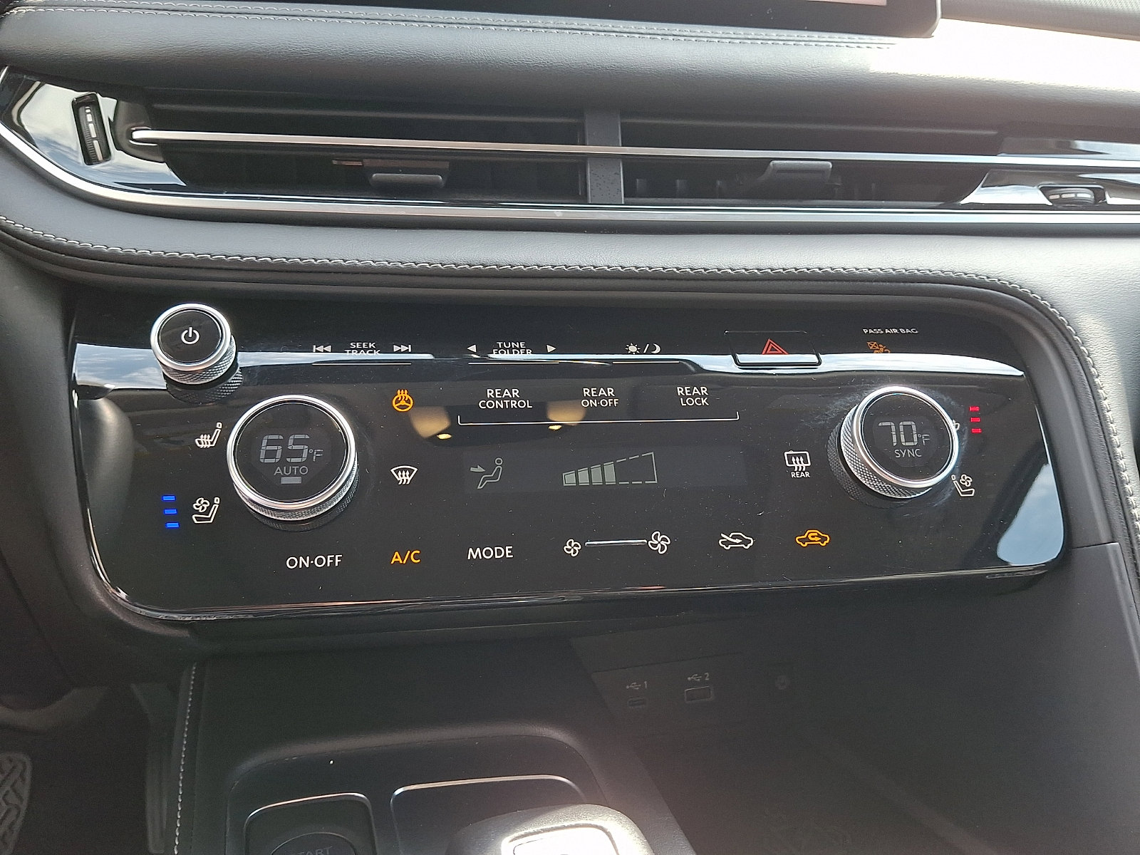 Certified 2024 INFINITI QX60 Luxe w/ Vision Package image 17