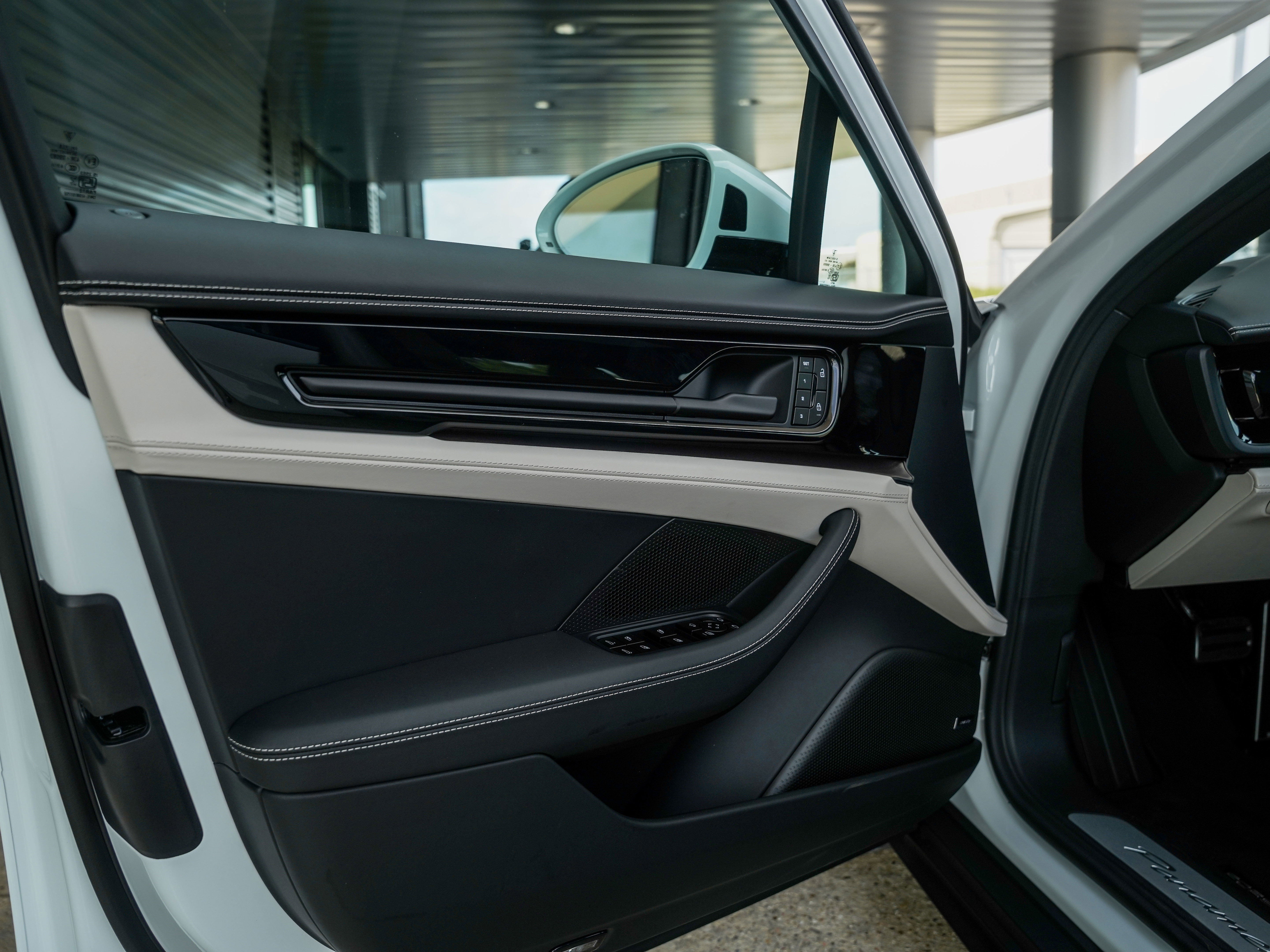 New 2026 Porsche Panamera image 16