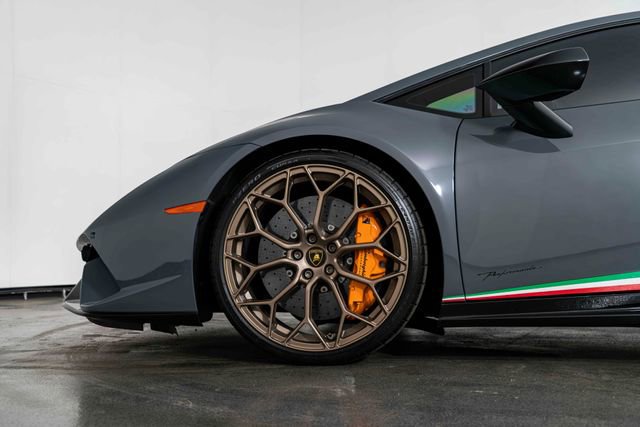 Used 2018 Lamborghini Huracan Performante image 12
