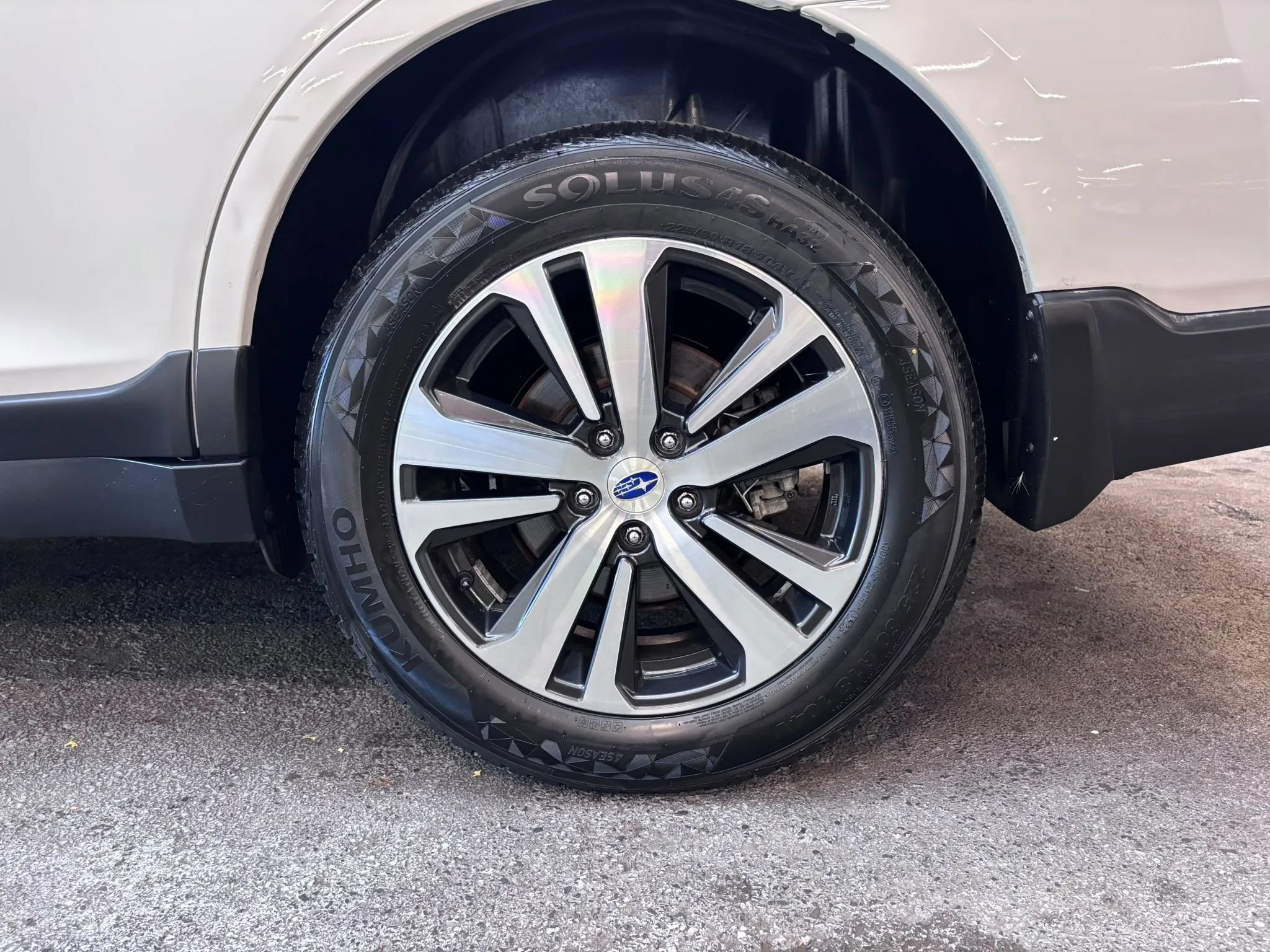 Used 2019 Subaru Outback 3.6R Limited AWD/4WD image 7