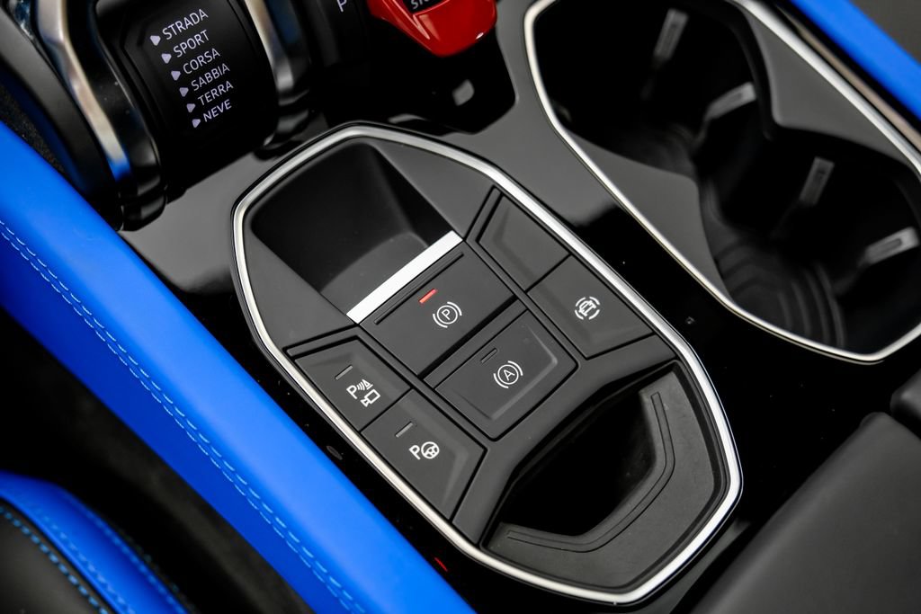 Used 2025 Lamborghini Urus SE AWD/4WD image 35