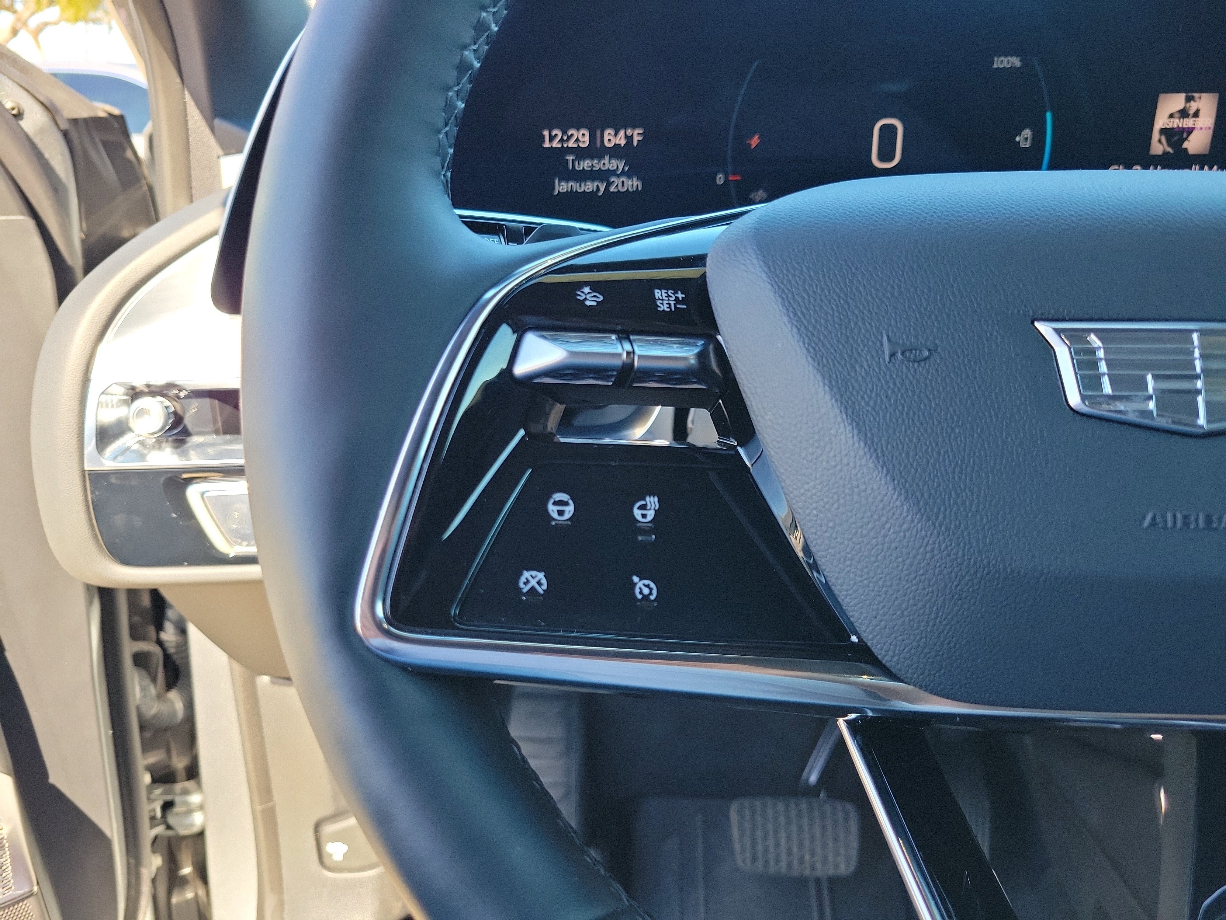 Used 2024 Cadillac Lyriq Luxury w/ LPO, Floor Liner Package image 27