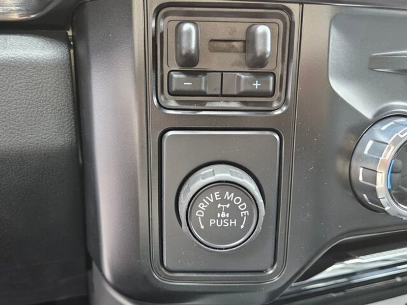 New 2026 Ford F250 Lariat image 24