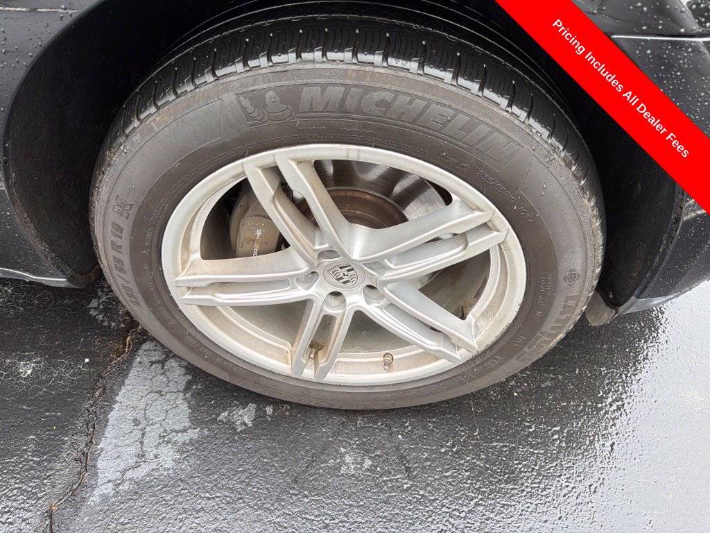 Used 2020 Porsche Macan AWD/4WD image 2