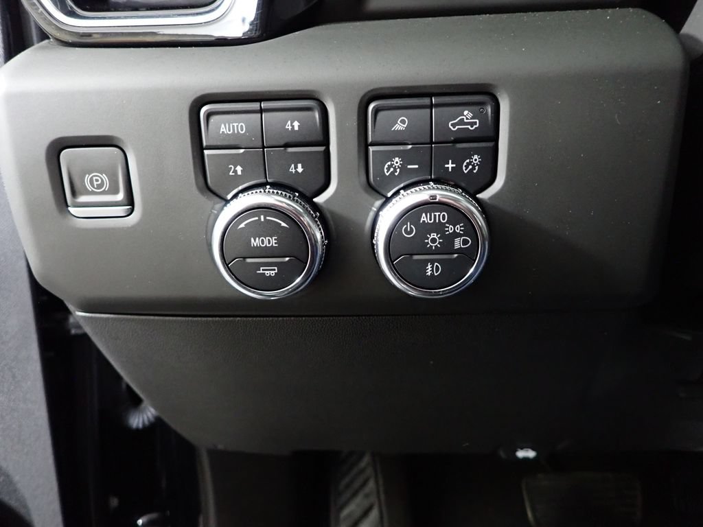 Used 2024 GMC Sierra 3500 Denali w/ Denali Reserve Package AWD/4WD image 29