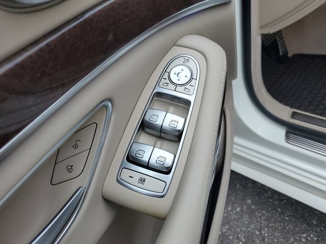 Used 2018 Mercedes-Benz S 560 Sedan image 17