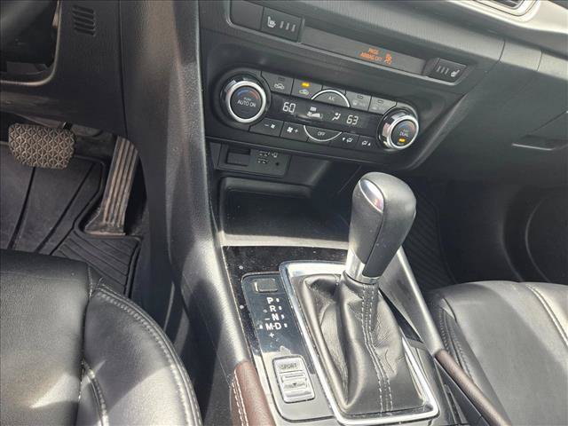 Used 2018 MAZDA MAZDA3 Touring FWD image 12