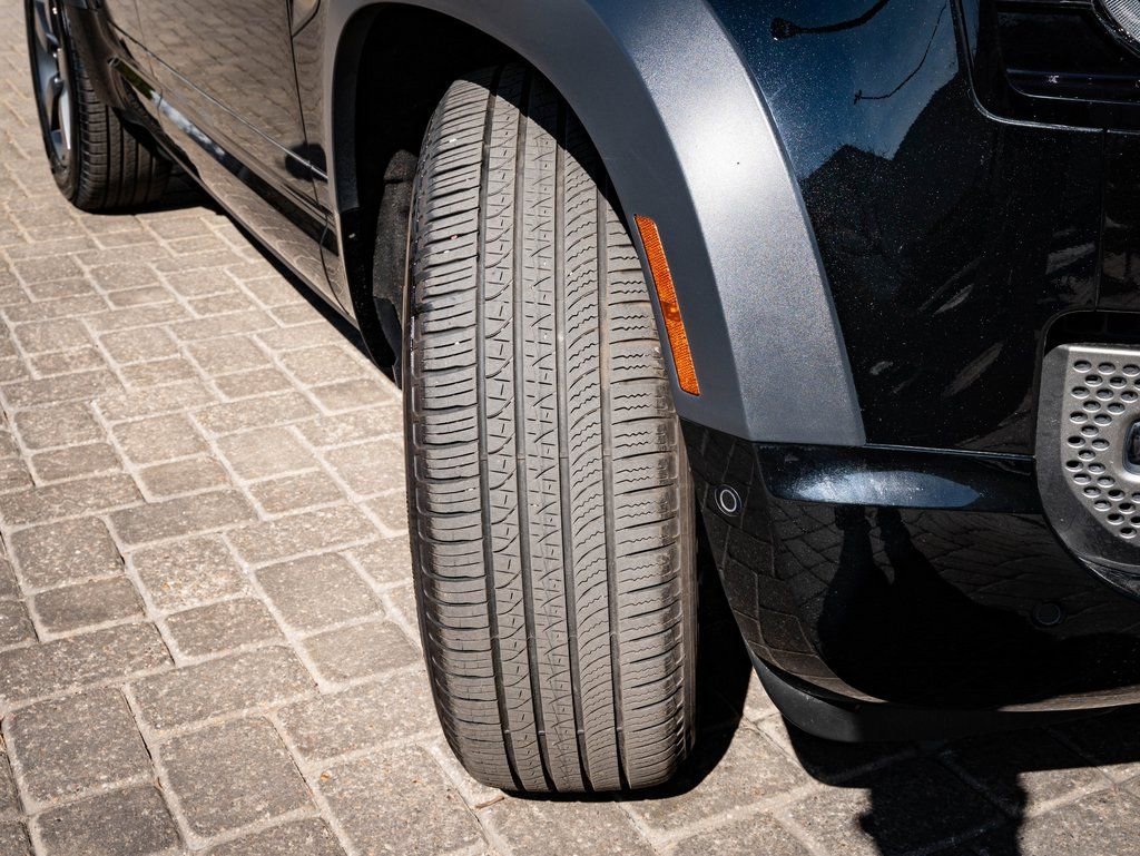 Used 2023 Land Rover Defender 130 X-Dynamic SE image 51