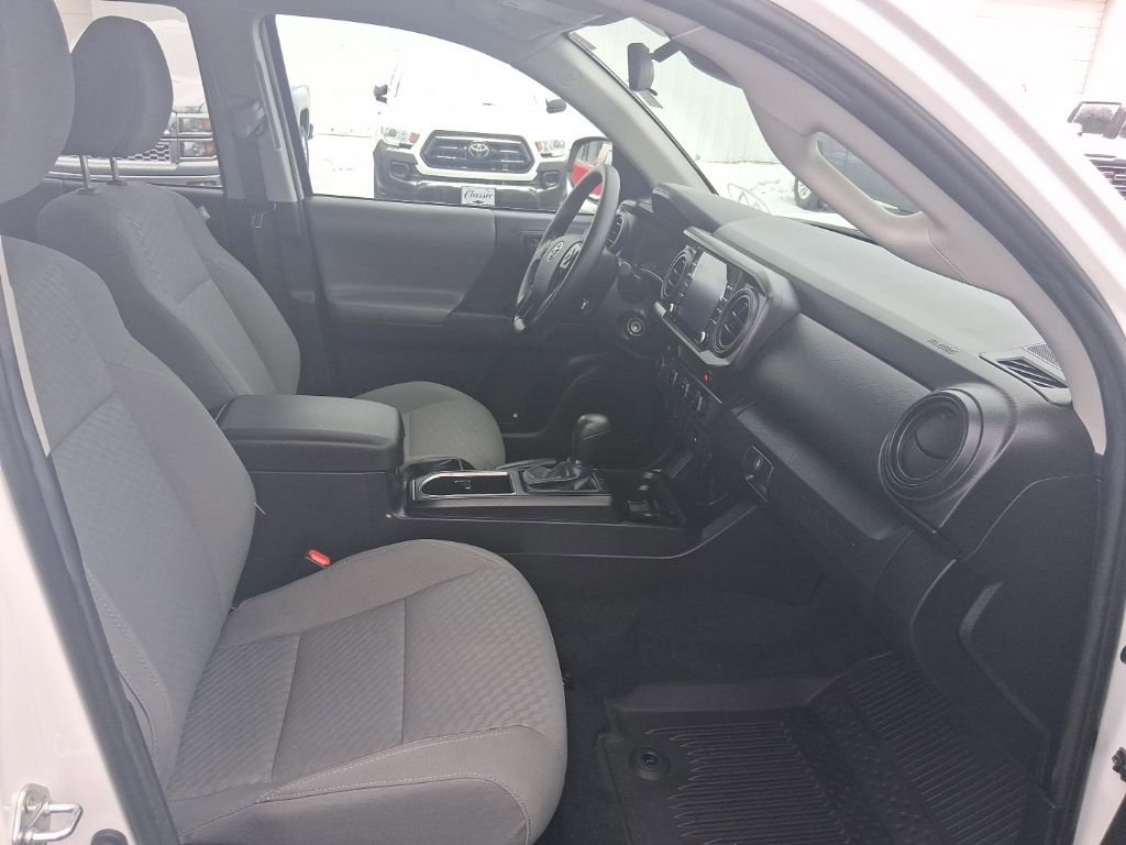 Used 2022 Toyota Tacoma SR image 14