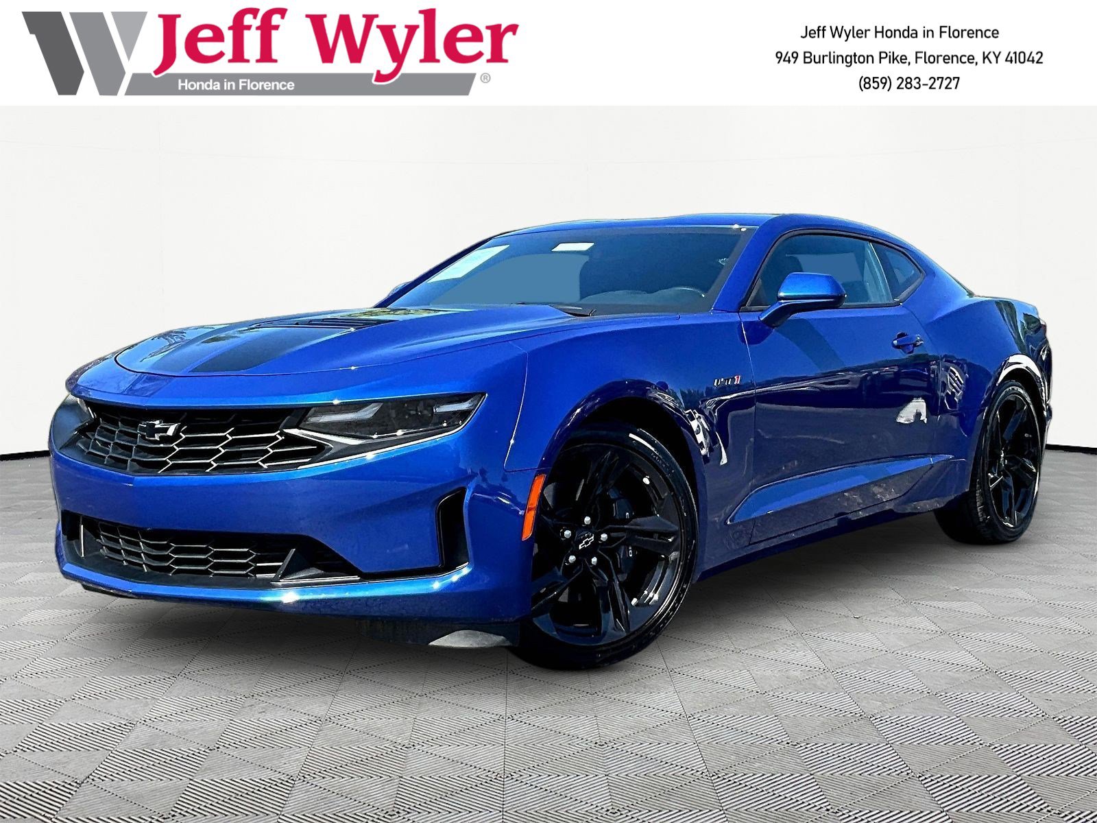 Used 2022 Chevrolet Camaro LT RWD image 1