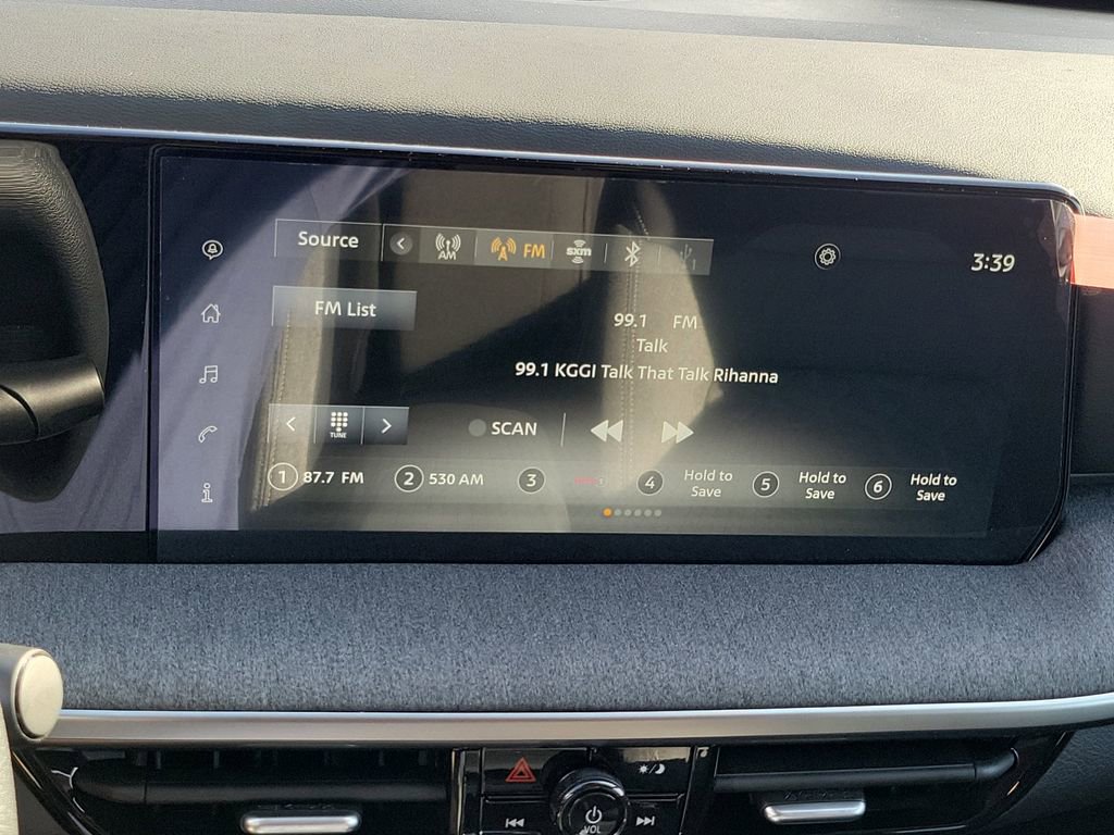 Used 2025 Nissan Kicks SV FWD image 9