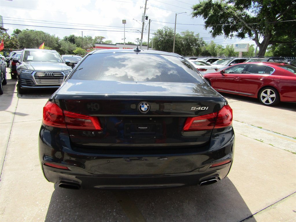 Used 2019 BMW 540i w/ M Sport Package RWD image 3