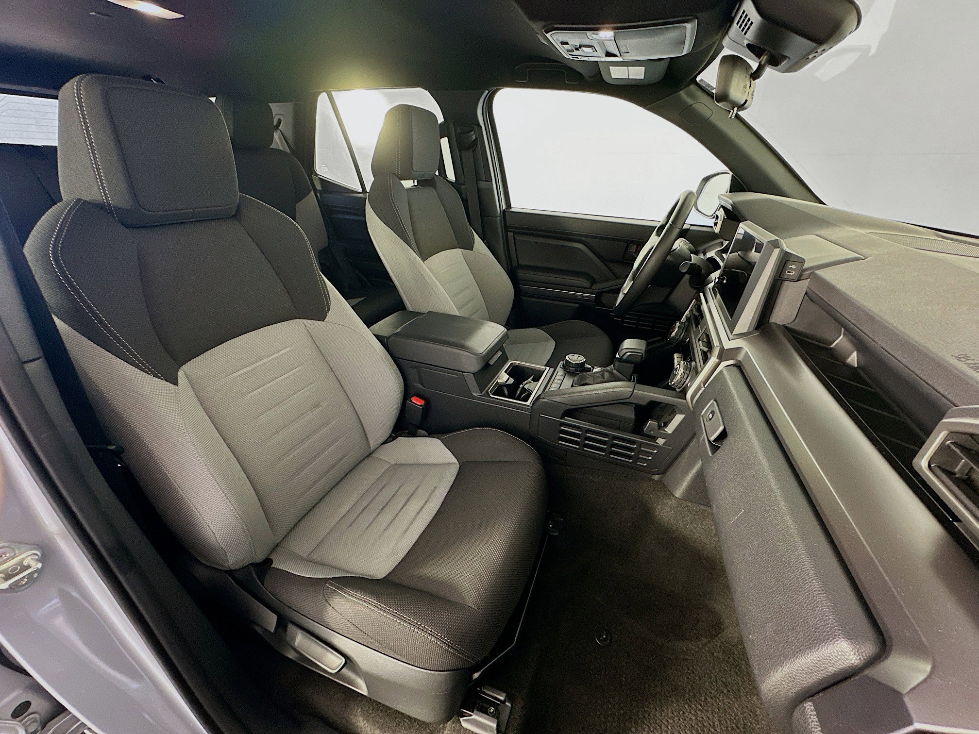 Used 2025 Toyota 4Runner TRD Off-Road image 30