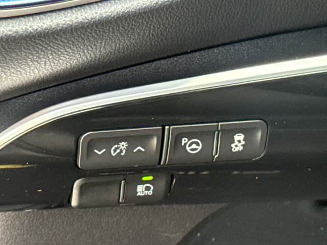 Used 2018 Toyota Prius Four Touring FWD image 20