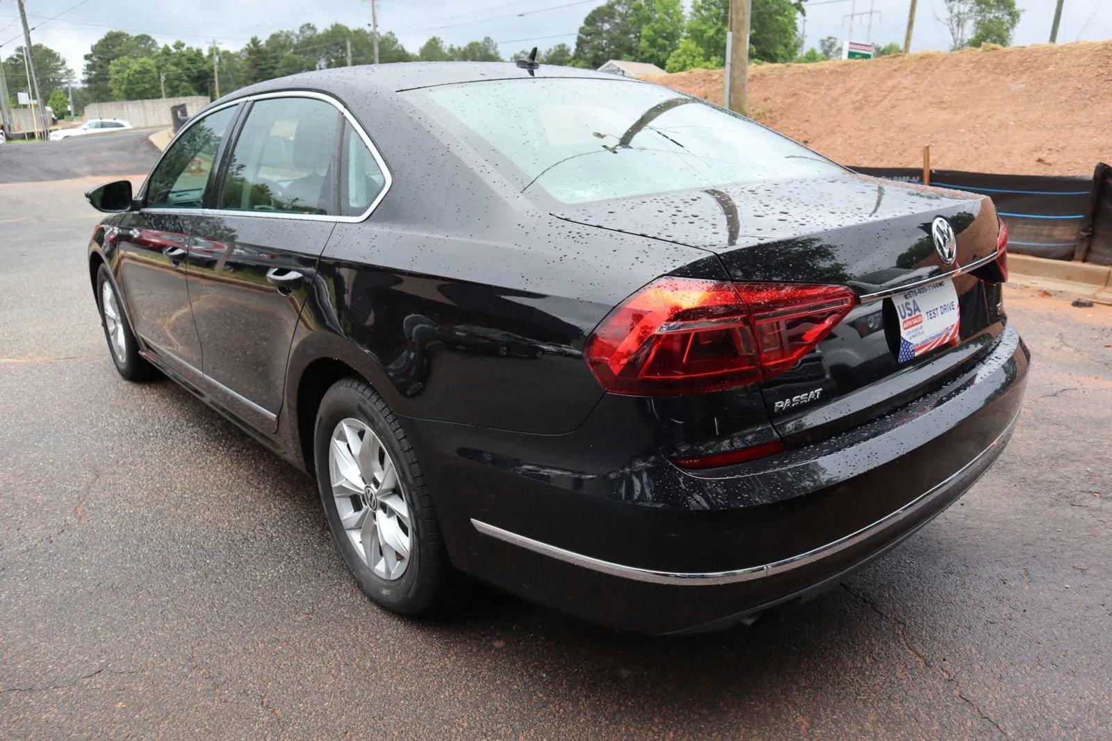 Used 2017 Volkswagen Passat 1.8T S image 4