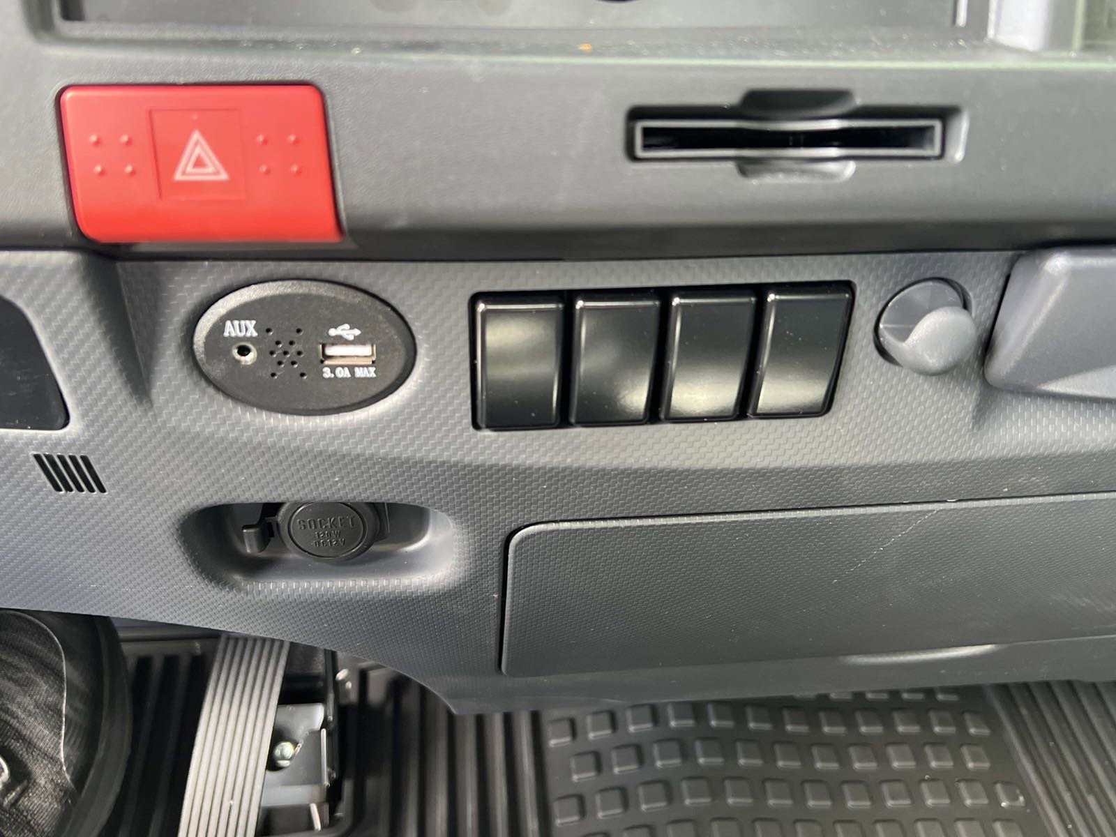 New 2025 Chevrolet Low Cab Forward image 33