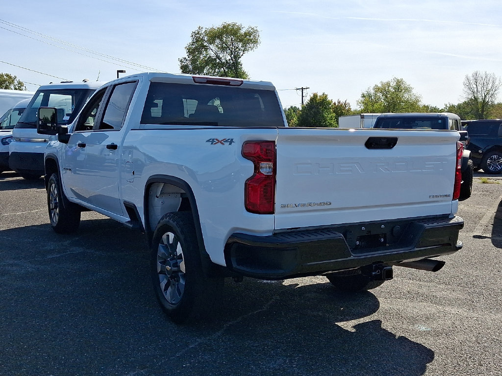 Used 2024 Chevrolet Silverado 2500 Custom w/ Custom Value Package AWD/4WD image 9