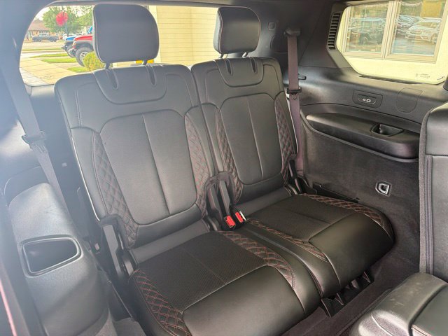 Used 2023 Jeep Grand Cherokee L Summit w/ Luxury Tech Group V AWD/4WD image 17