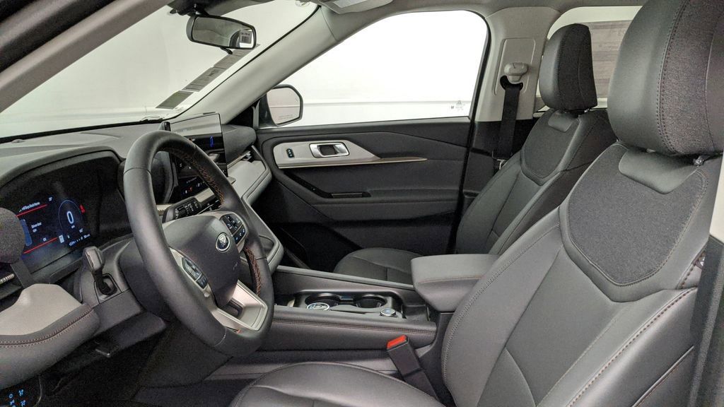 New 2025 Ford Explorer Active w/ Active Comfort Package image 34