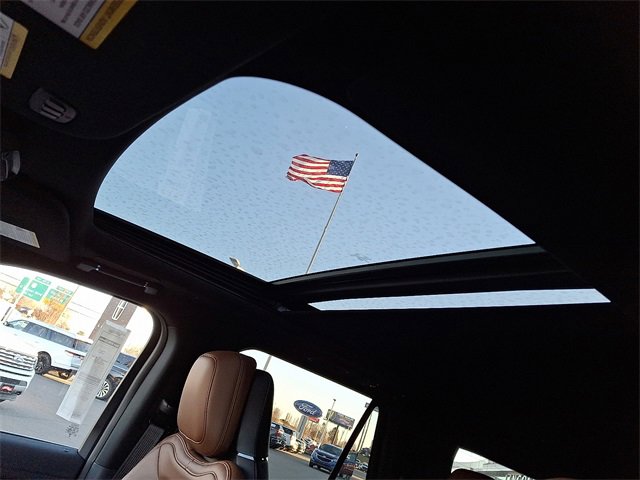 New 2024 Lincoln Navigator L Reserve image 7