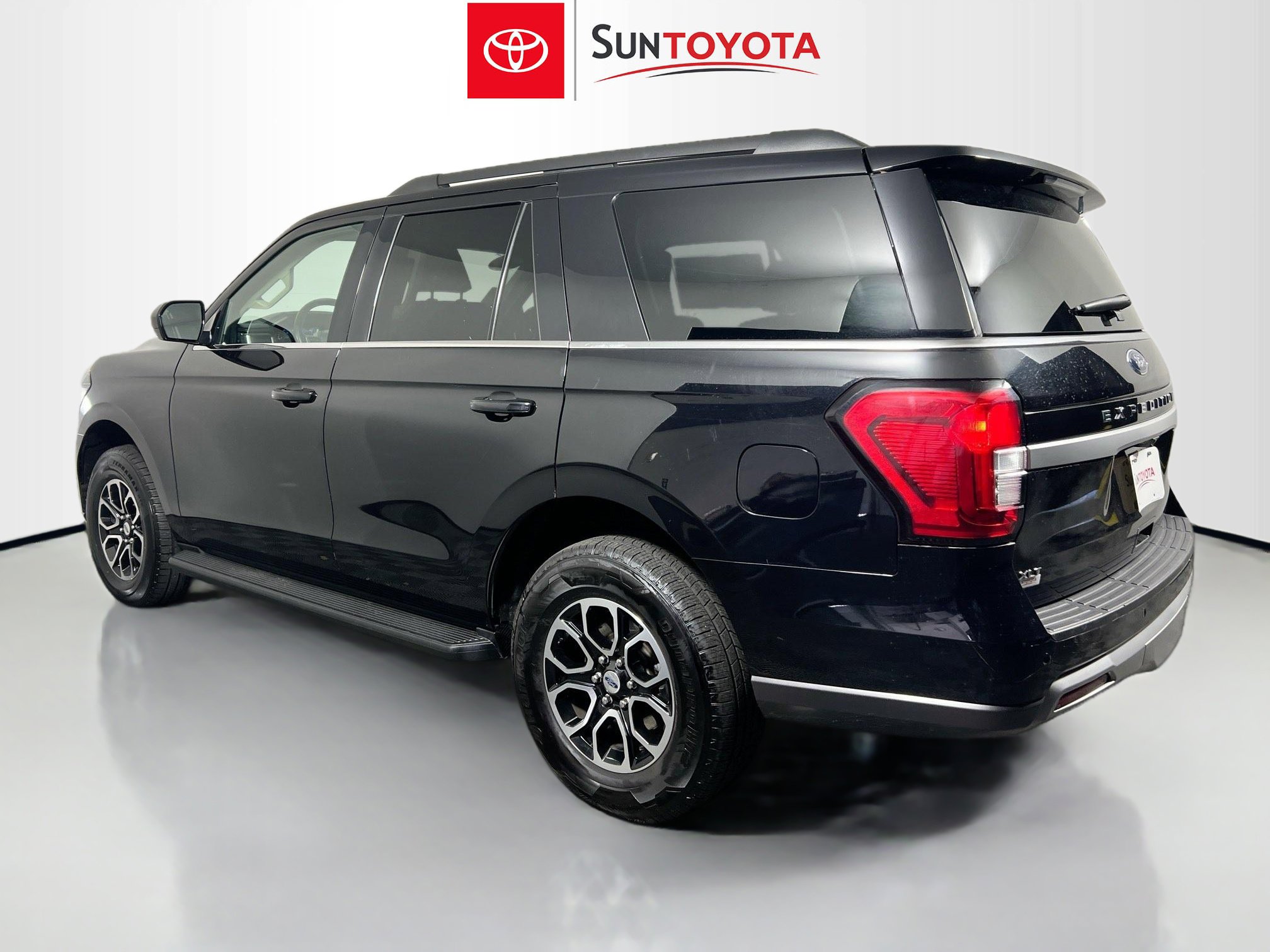 Used 2024 Ford Expedition XLT image 6