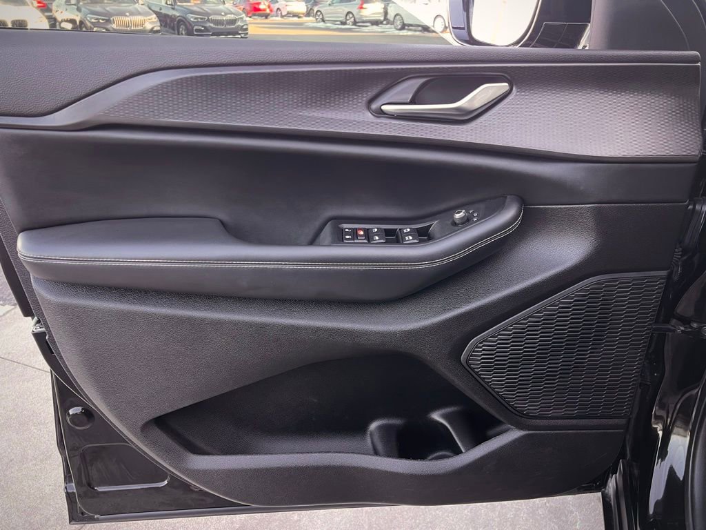 Used 2023 Jeep Grand Cherokee L Laredo image 37