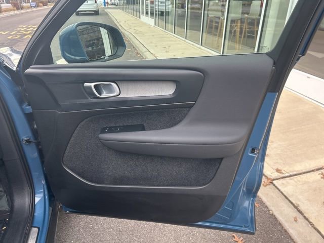 Certified 2025 Volvo XC40 B5 Plus image 14