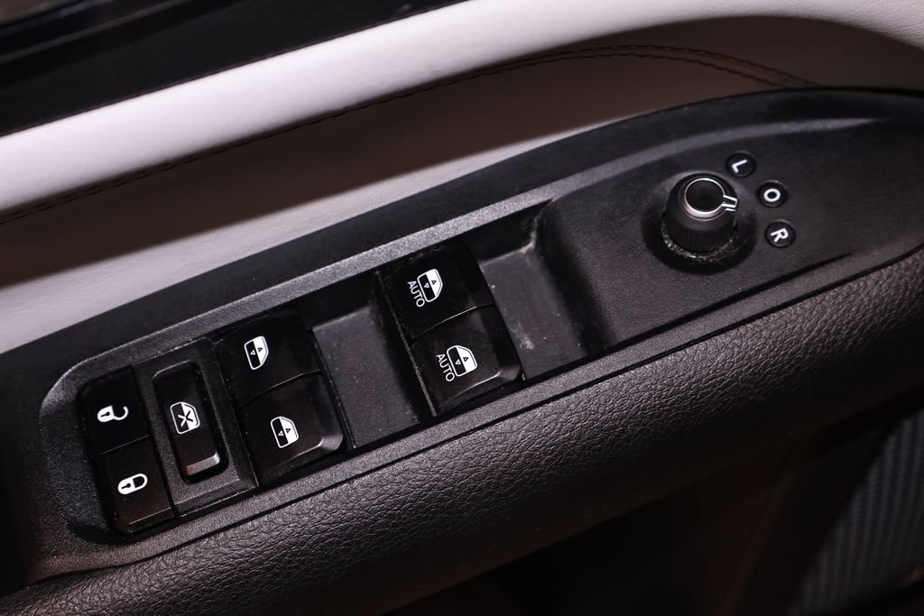 Used 2023 Jeep Compass Limited AWD/4WD image 12