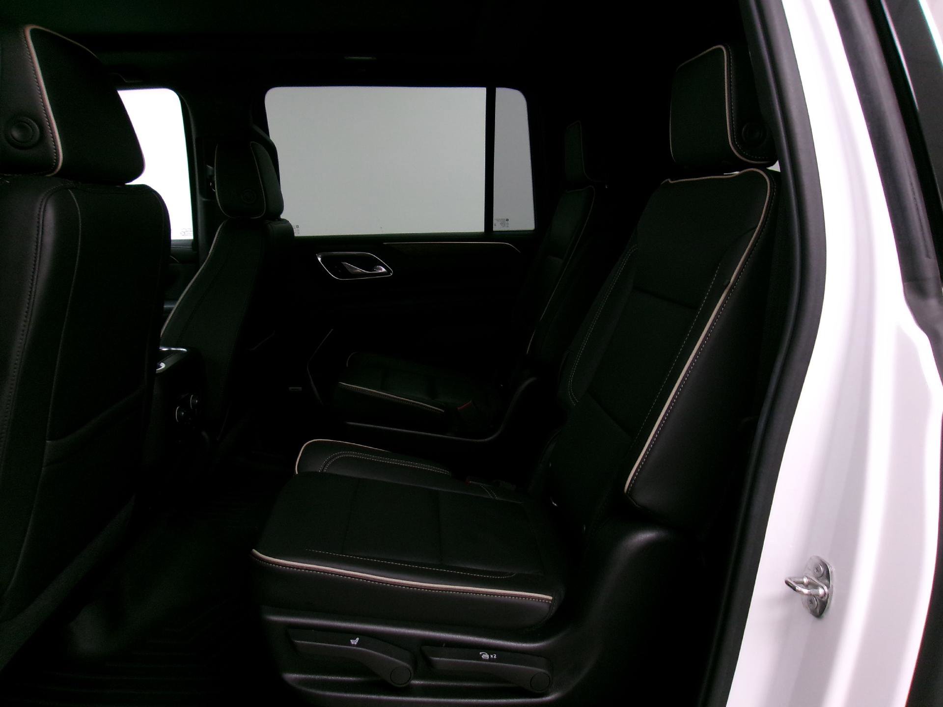 Used 2021 Chevrolet Suburban Premier image 10