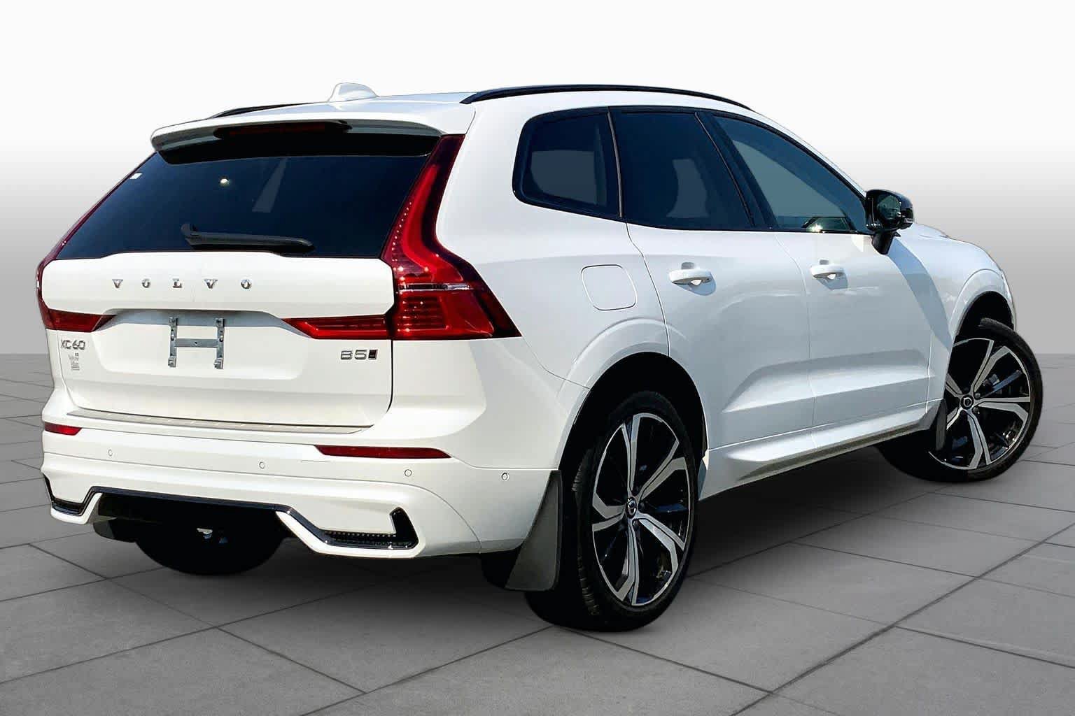 Used 2024 Volvo XC60 B5 Ultimate w/ Protection Package Premier AWD/4WD image 13