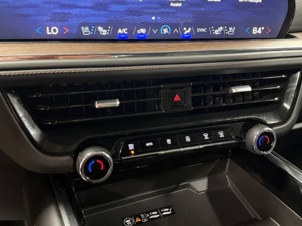 Used 2025 Chevrolet Suburban High Country AWD/4WD image 19