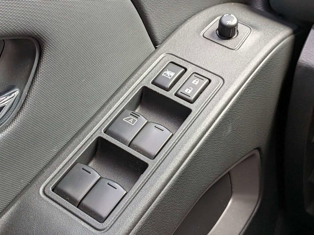 Used 2024 Nissan Frontier SL w/ Technology Package image 24