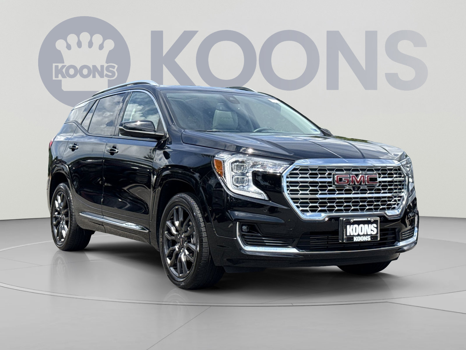 Used 2024 GMC Terrain Denali w/ Black Diamond Edition AWD/4WD image 18
