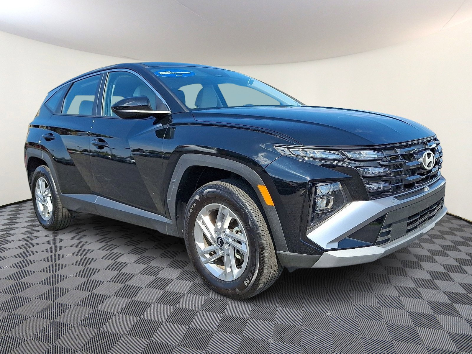 Certified 2025 Hyundai Tucson SE
