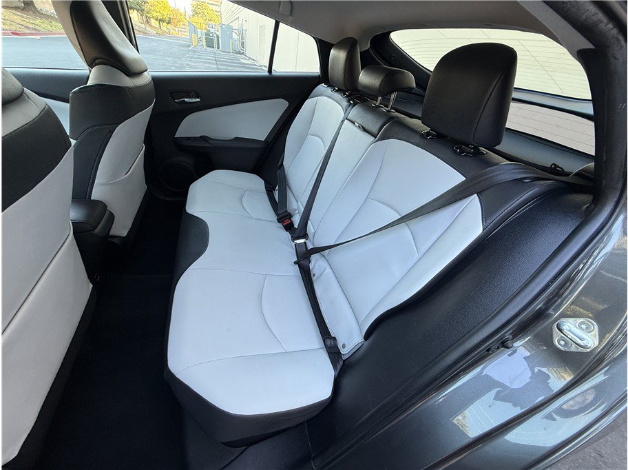 Used 2016 Toyota Prius Three Touring FWD image 19